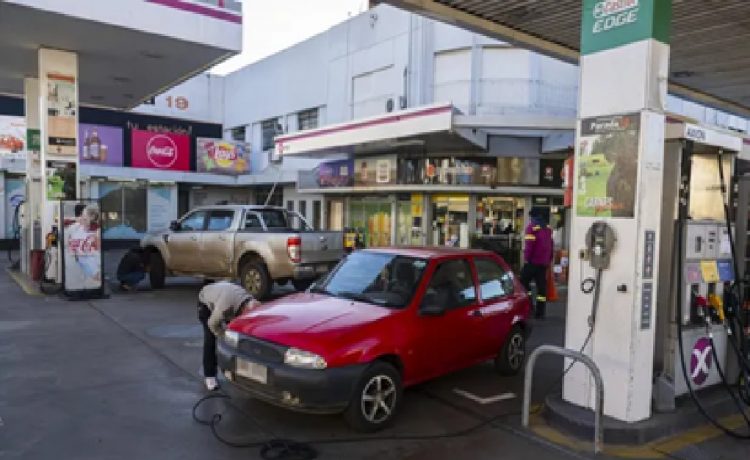 El gobierno vuelve a subir el descuento sobre el Imesi en la frontera con Argentina