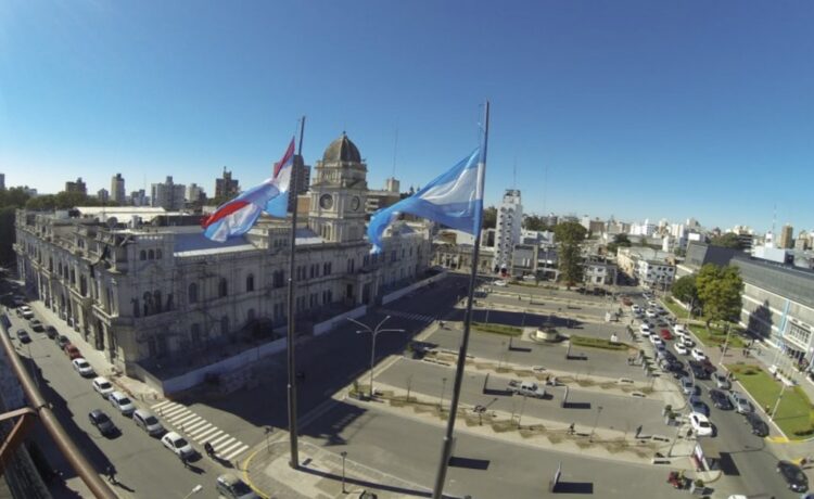 Polémica por supuestos sobresueldos: lo que ganan en cada poder del Estado