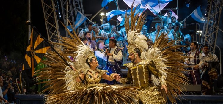 El Carnaval del País se prepara para la quinta noche