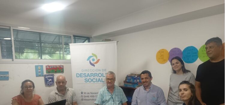 Personal del IAPV asesoró a vecinos de Pueblo Belgrano sobre el Plan Ahora Tu Hogar