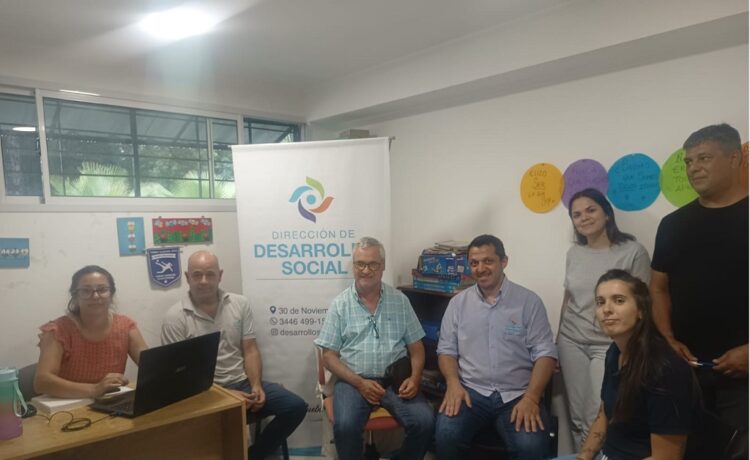 Personal del IAPV asesoró a vecinos de Pueblo Belgrano sobre el Plan Ahora Tu Hogar