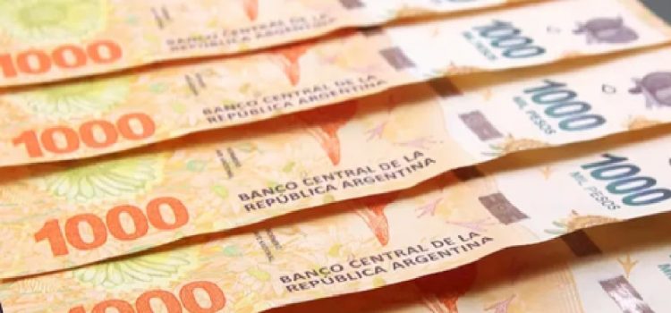 Los gastos fijos ya representan casi el 23% de los ingresos y caen los salarios: qué se espera para el año