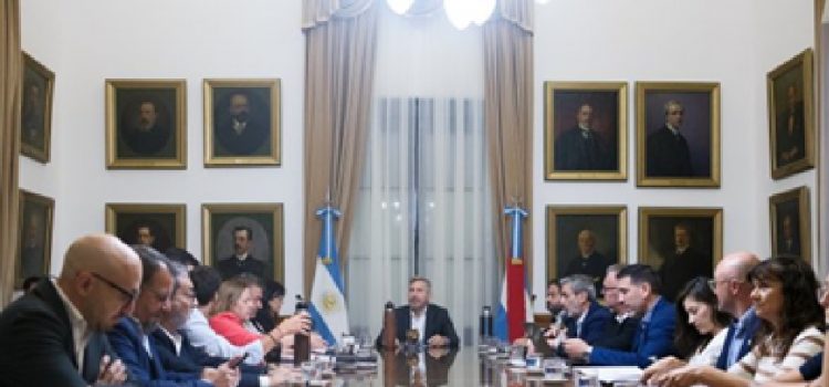 Frigerio analizó en gabinete la reanudación de la obra del hospital Bicentenario de Gualeguaychú