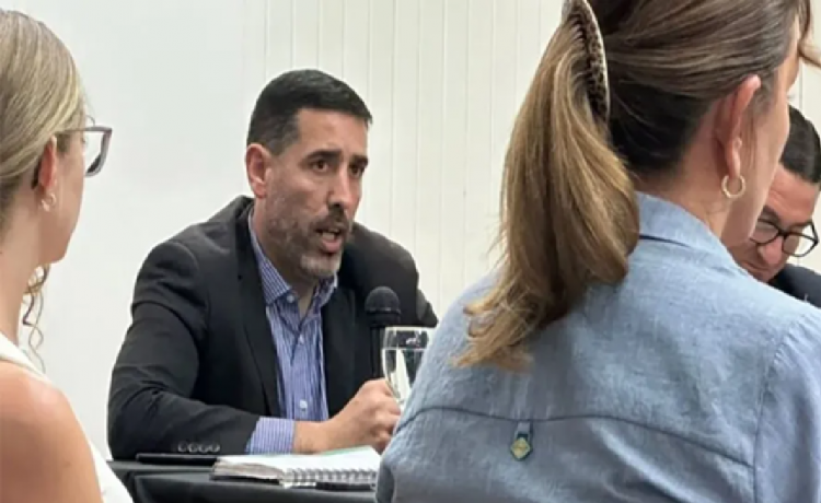 El presidente del Consejo General de Educación, Carlos Cuenca, conformó su primera línea de equipo de gestión