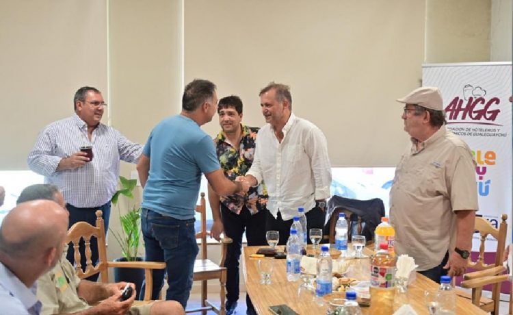 El Gobierno y el sector turístico definen estrategias para el resto del año