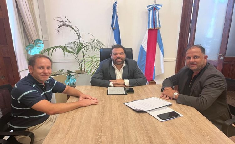 El intendente Fiorotto de Pueblo Belgrano, mantuvo una reunión de trabajo en Casa de Gobierno en Paraná