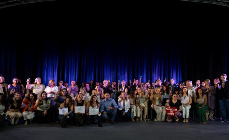 Davico distinguió a 80 mujeres de Gualeguaychú por su compromiso y aporte a la comunidad