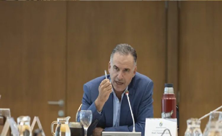La desaprobación a la gestión de Yamandú Orsi alcanza su nivel más alto