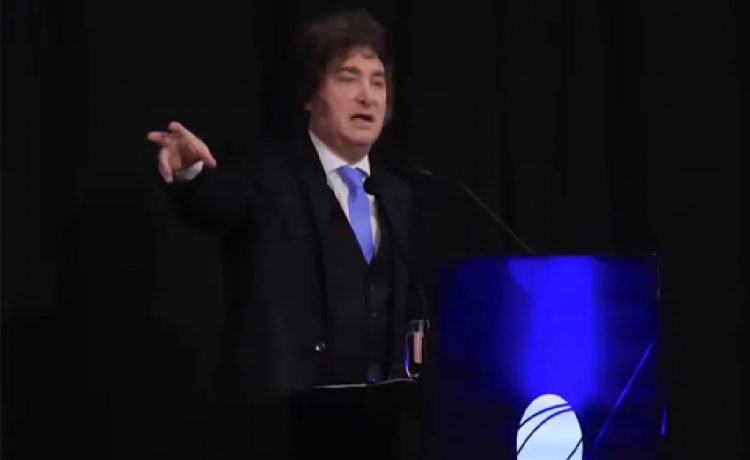 Milei se mostró con Adorni en Córdoba y sin mencionar el escándalo $LIBRA, defendió su gestión económica