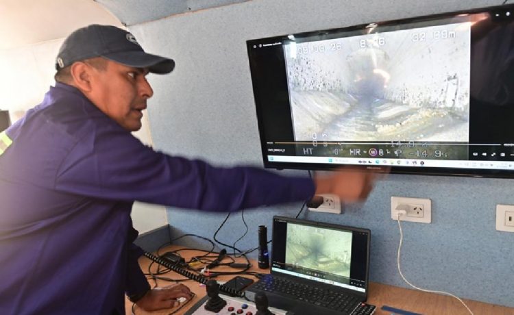 La inspección robótica subterránea halló viejas roturas y conexiones de cloacas clandestinas