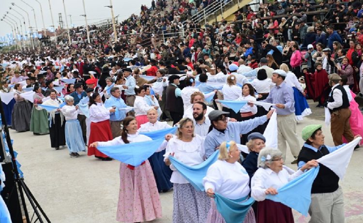El Sol del 25 viene asomando y Gualeguaychú se prepara para la gran fiesta patria