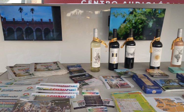 Gualeguaychú fortalece su promoción en Montevideo con experiencias turísticas y productos locales