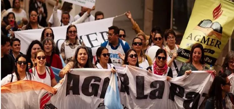 Por mejores salarios paran los docentes el viernes