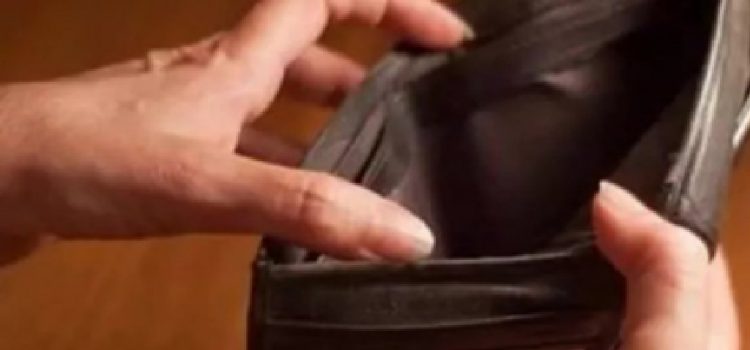 Consumo en caída y hogares en tensión