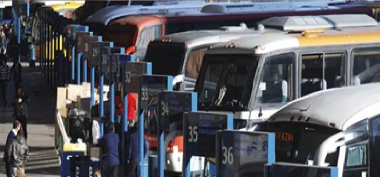 La Semana de Turismo arrancó con fuerte movimiento y picos de salidas en la Terminal Tres Cruces