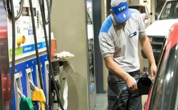 YPF anunció que congelará el precio de los combustibles durante 45 días