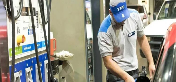 YPF anunció que congelará el precio de los combustibles durante 45 días