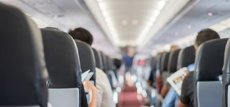 Cambios de vuelos sin aviso: qué derechos tienen los pasajeros y cómo reclamar