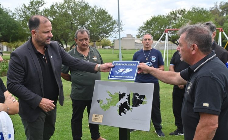 Con un emotivo acto, Pueblo Belgrano recordó la Gesta de Malvinas