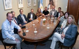 Michel propone suspender el impuesto a los combustibles y compensar las subas