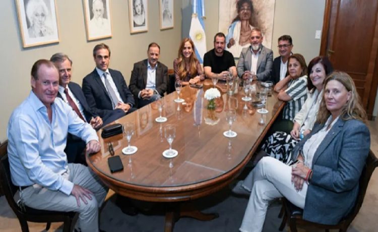 Michel propone suspender el impuesto a los combustibles y compensar las subas