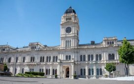 El gobierno descontó a los docentes 2 de los 3 paros de marzo