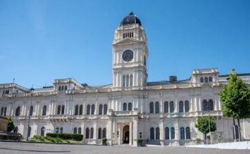 El gobierno descontó a los docentes 2 de los 3 paros de marzo