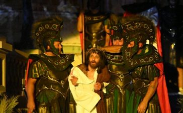 Una multitud se conmovió con el Vía Crucis Viviente de Gualeguaychú