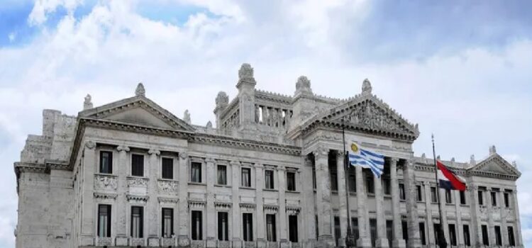 ¿Debuta un motorhome en el Parlamento? Cabildo Abierto amenaza con esa posibilidad