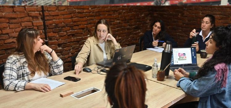El Área de Juventud comenzó a diagramar la agenda de Guale Joven 2026