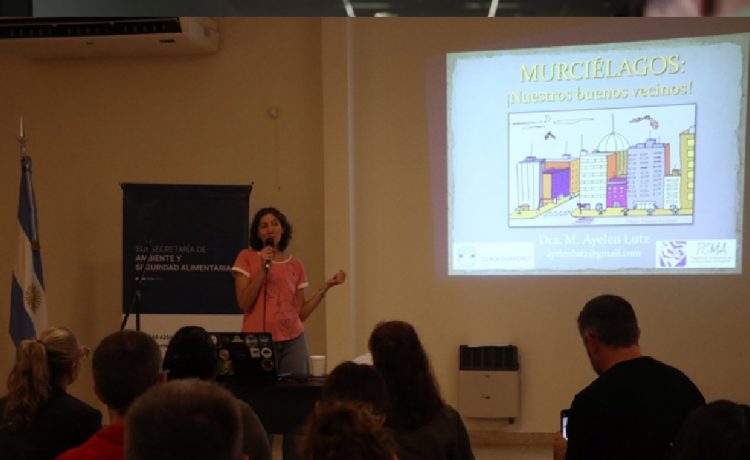 Charla sobre la importancia de los murciélagos y prevención frente a la rabia