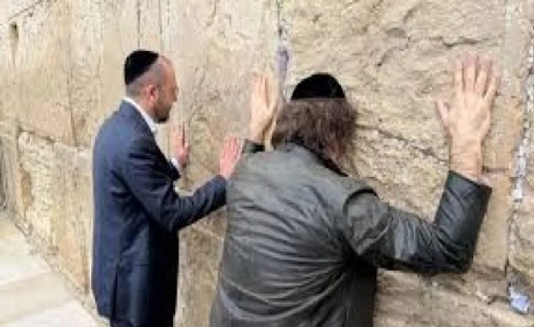 Tercera visita: Javier Milei llegó a Israel y pasó por el Muro de los Lamentos