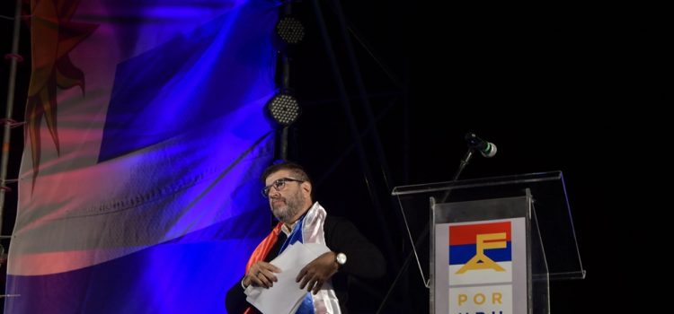 Con el apoyo de los dos sectores más grandes, Pereira se encamina a ser candidato único a la presidencia del Frente Amplio
