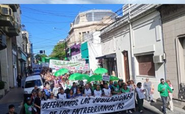 Trabajadores coparon las calles de Paraná contra la reforma jubilatoria del gobierno