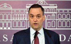 Adorni se presenta en Diputados bajo presión política y cuestionamientos