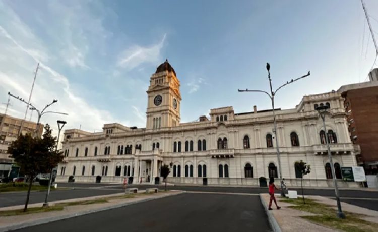 El gobierno retoma la discusión paritaria con los gremios este miércoles