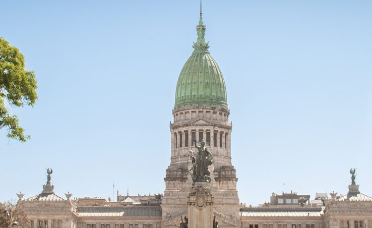 De los tiros de Bordabehere a los gritos de hoy: cómo se asesina la democracia sin pólvora