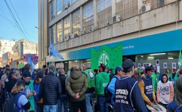 Acto frente a la Caja de Jubilaciones: gremios endurecieron críticas contra Frigerio y apuntaron contra UPCN