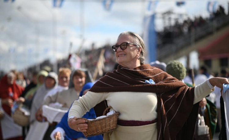 Unas 50 mil personas disfrutaron de la gran Fiesta del 25 de Mayo en Gualeguaychú