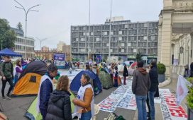 AGMER acampa frente a Casa Gris: cuestionan el ingreso del proyecto de reforma jubilatoria al Senado