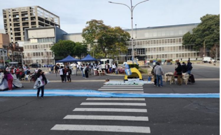 Reforma previsional: Se realizó otro acampe frente a Casa de Gobierno