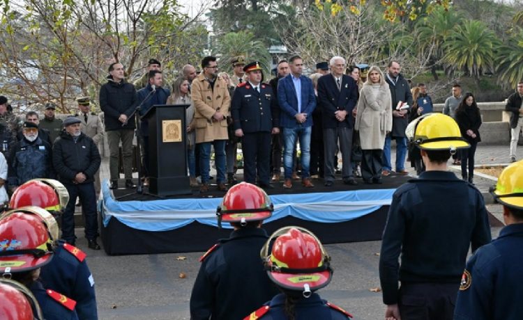 Davico anunció un proyecto para acompañar a Bomberos Voluntarios con una retribución mensual
