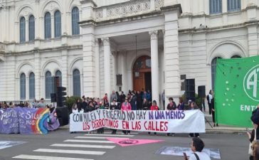 Una multitudinaria convocatoria replicó en Paraná la marcha Ni Una Menos