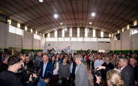 Docente y trabajadores públicos protestaron ante la llegada de Frigerio a General Campos