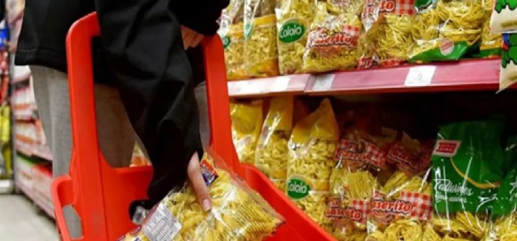 Precios fronterizos: Argentina se vuelve más cara y hay productos más baratos del lado uruguayo