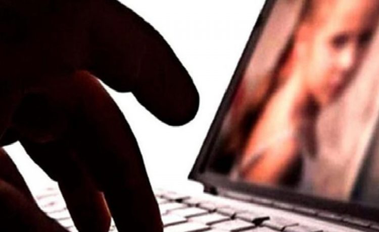 La IA en la mira: buscan endurecer penas por pornografía falsa con menores