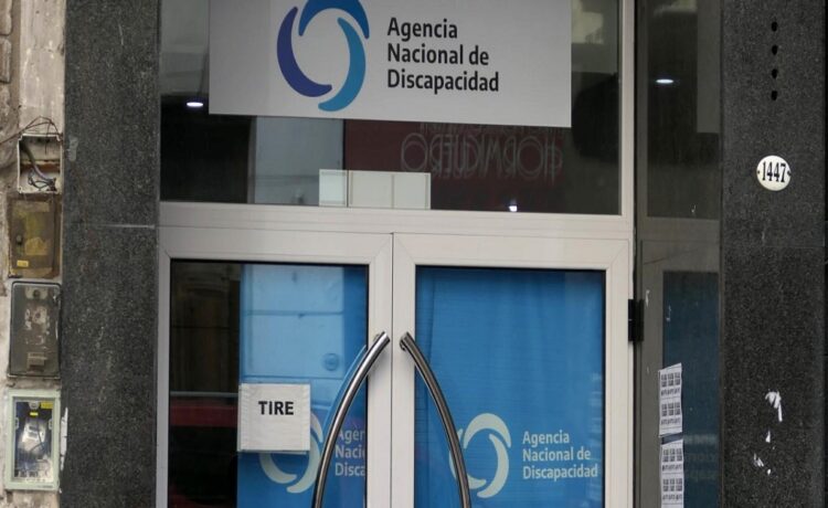 Echaron a funcionaria nacional por el uso de “idiota”, “imbécil” y “débil mental”