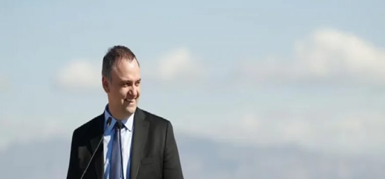El vocero que ya no puede hablar: Milei blinda a Adorni pese a la presión política y judicial