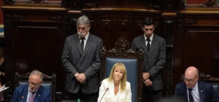 Carolina Cosse respaldó la postura sobre Venezuela, mientras la oposición advierte por "retroceso institucional y de prestigio"