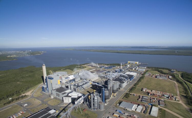 OSE decidió derivar la toma de agua de Fray Bentos luego del accidente de UPM